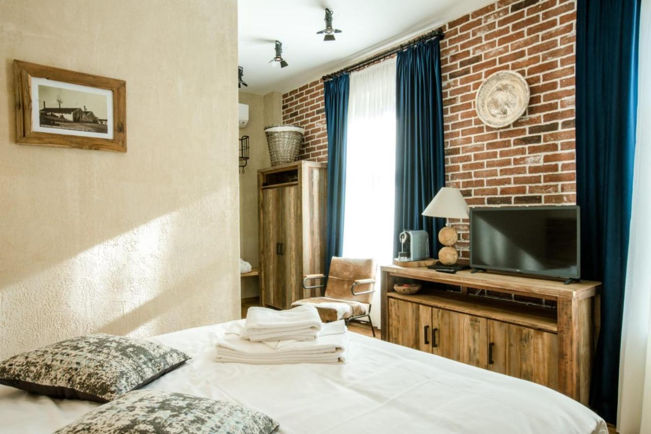 Acsa Inn Craiova Kültér fotó