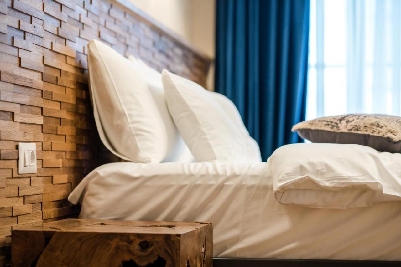 Acsa Inn Craiova Kültér fotó